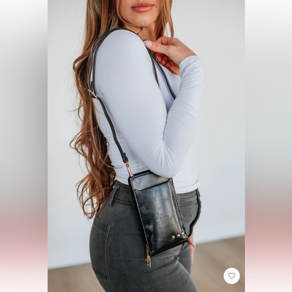 NWOT PRETTY SIMPLE CROSS BODY PHONE WALLET BAG. COGNAC. - Picture 3 of 6